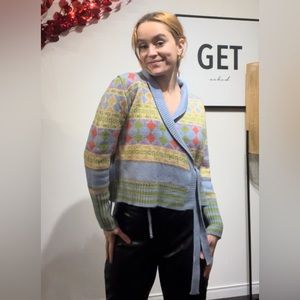 166- Misslook blue graphic sweaters